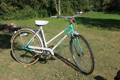 *Universal Riviera Sport Retro Bicycle Ladies Vintage Bike*