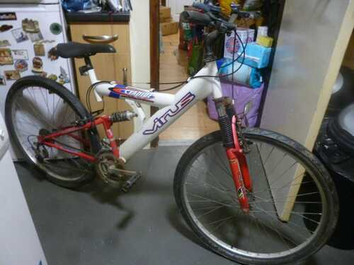 CYANIDE VIRUS WHITE BIKE SIZE 25