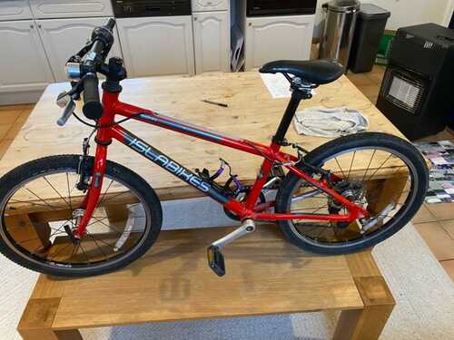 islabike benin 20 large, red, good condition, very light