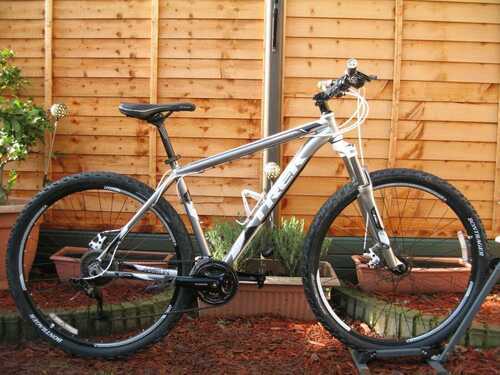 TREK Marlin Disc Mountain Bike. 29''wheels. 19''frame. Disc Brakes. 24 speed.VGC