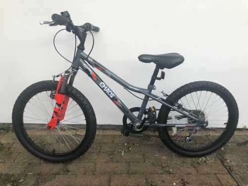 Apollo Chaos Junior Mountain Bike - 20 Wheel - in excellent condition