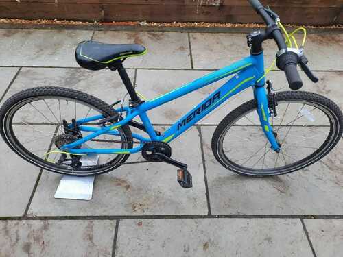 Merida Matts 24 LIghtweight Kids Mountain Bike suitable for 6 to 9 year old