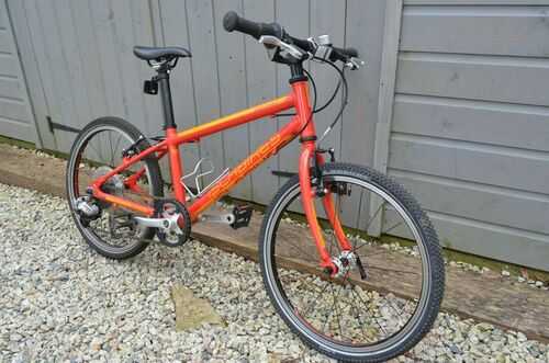 Islabike Beinn 20 Large - Red - Bicycle 20 inch wheels - Lightweight Kids Bike