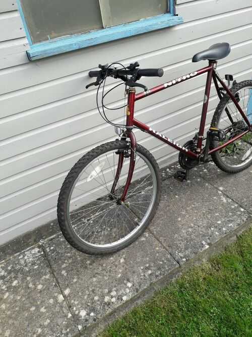 Raleigh Nitro gents bike red colour condition good