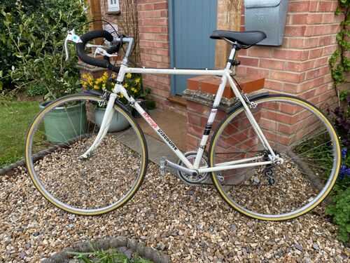 Mens racing bike.1981. KP. Viscount - White