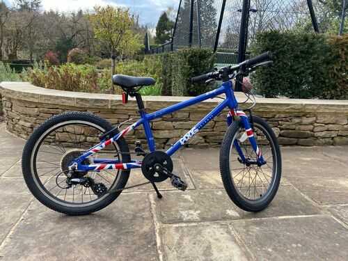 Blue Frog 55 Bike including spare tyres and stand. Excellent condition.